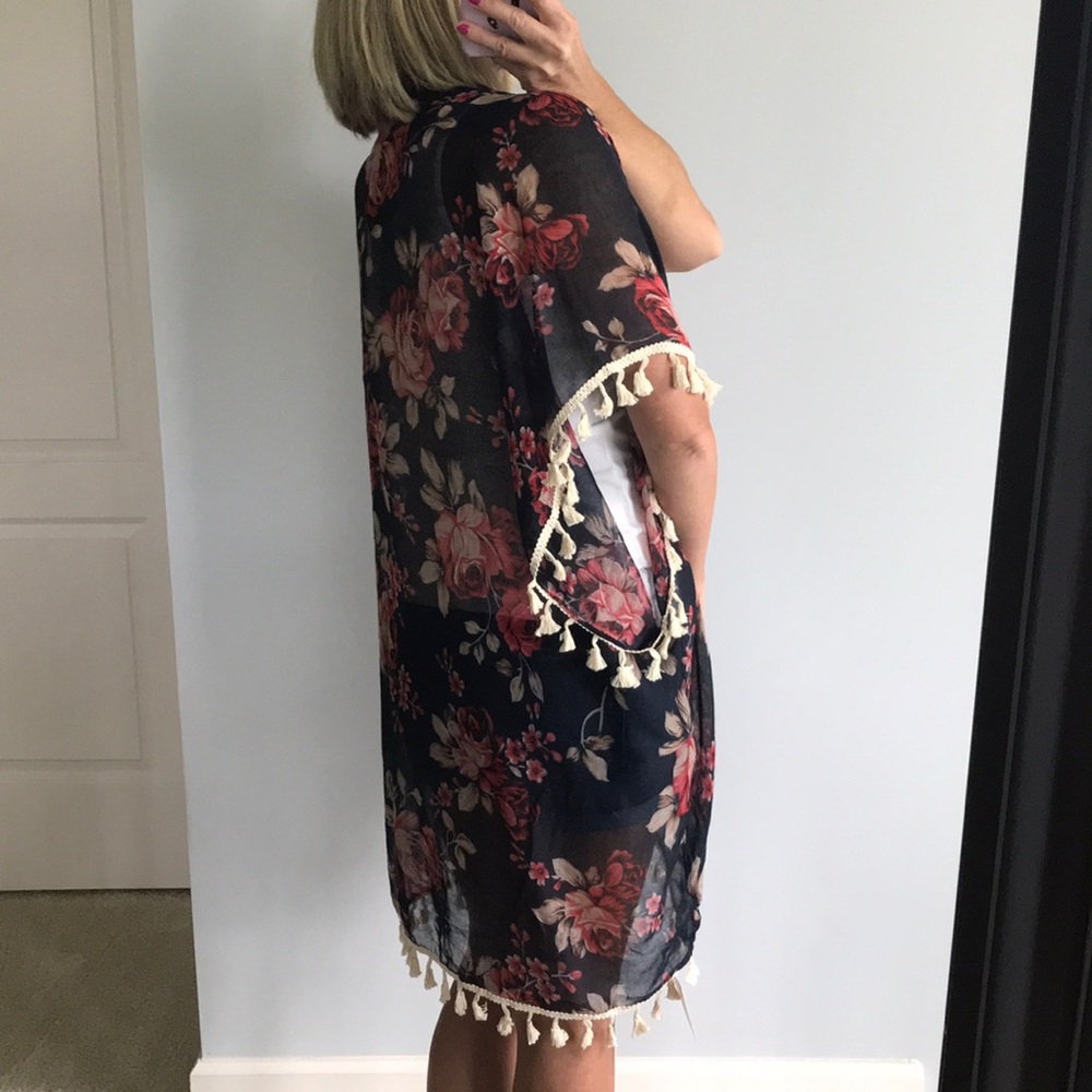 ❤️1 LEFT❤️Floral Print Kimono - Picture 5 of 7